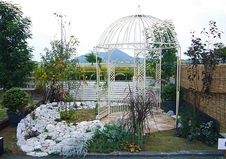2008�����뉀�t�F�A